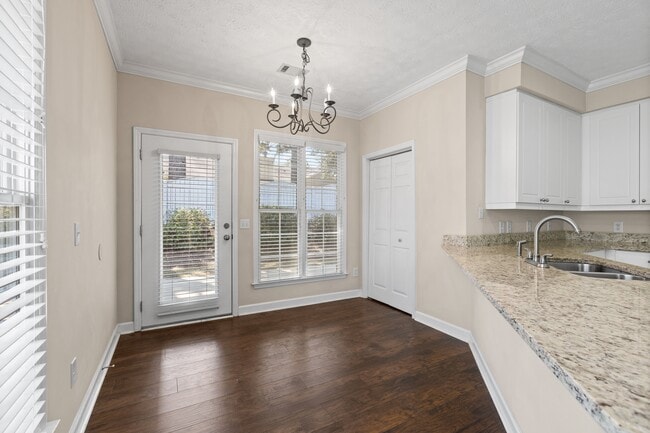 Building Photo - 1601 Over Cup Cir