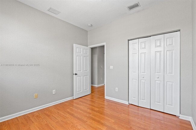 Building Photo - 623 NE 21st Terrace