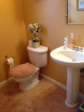 Building Photo - 157 Little Plains Rd