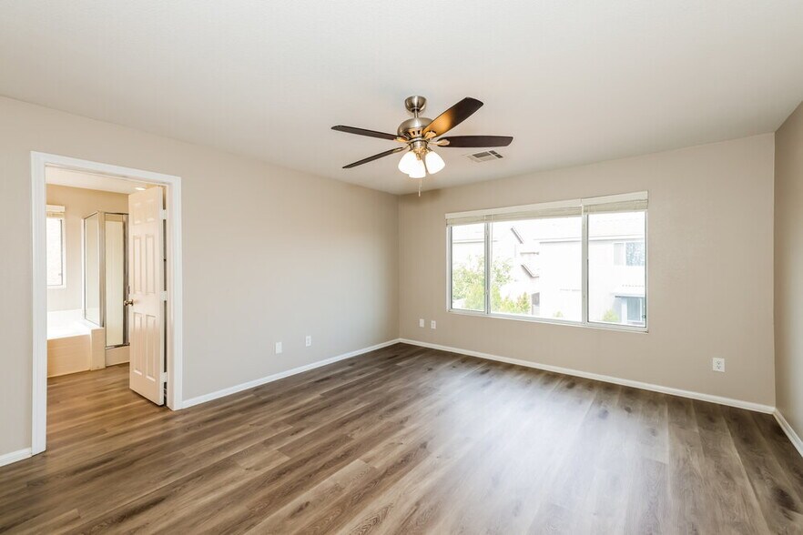 Building Photo - 1004 Clearwater River Ave