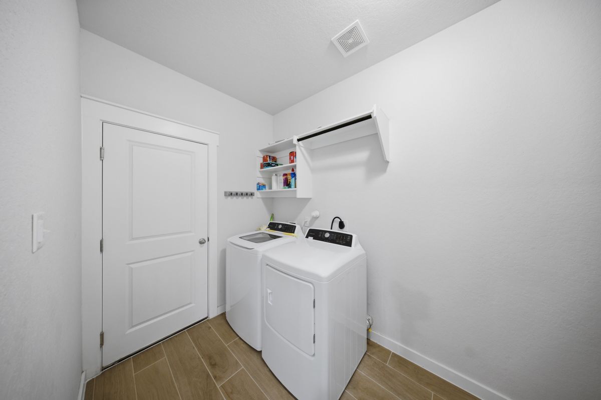 Building Photo - 8007 Chasemont Ct