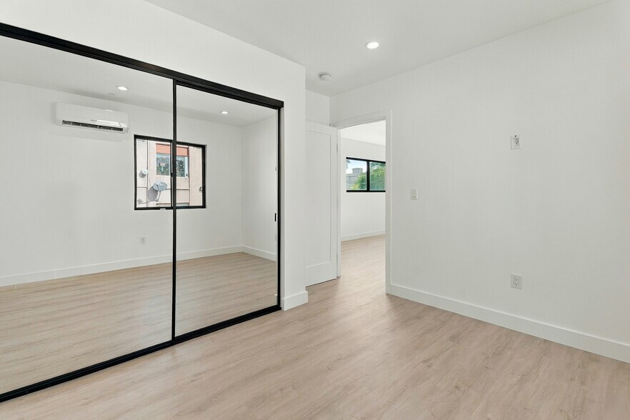 Building Photo - 615 N Coronado St