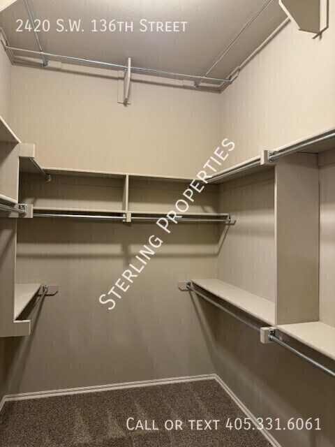 Building Photo - 2420 SW 136th St