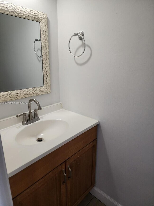 Building Photo - 401 SW 109th Ave