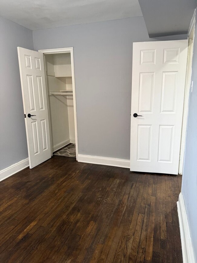 Building Photo - Capitol Hill/ H street - Renovated 1 bedroom apartment w/parking
