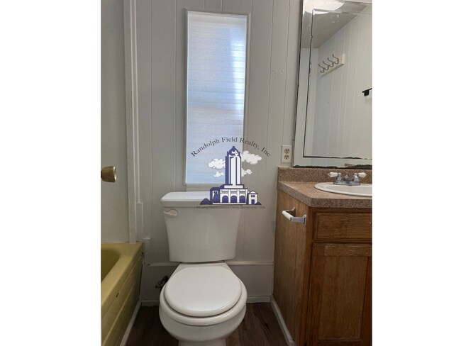 Building Photo - Welcome home to 8509 Northmont!
