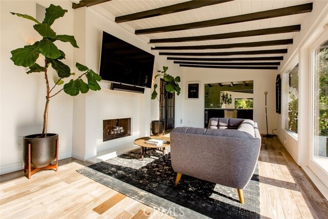 Building Photo - 1514 Sunset Plaza Dr