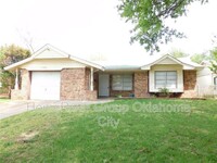 Building Photo - 1100 Shalimar Dr