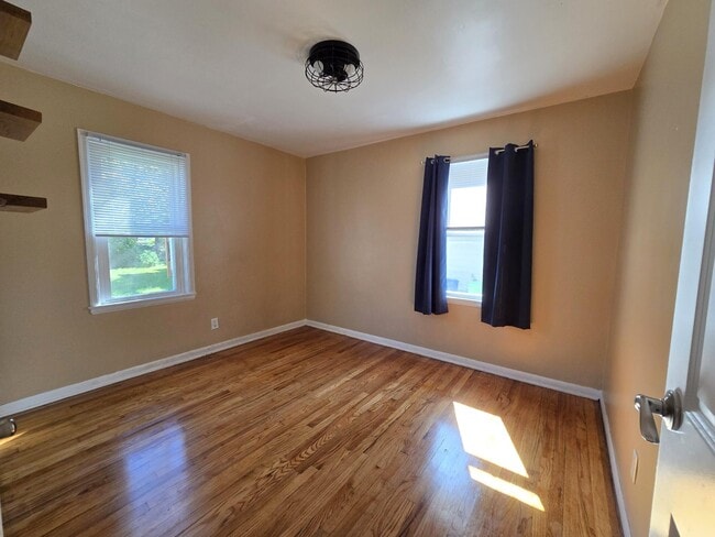 Building Photo - 1160 Georges Ave