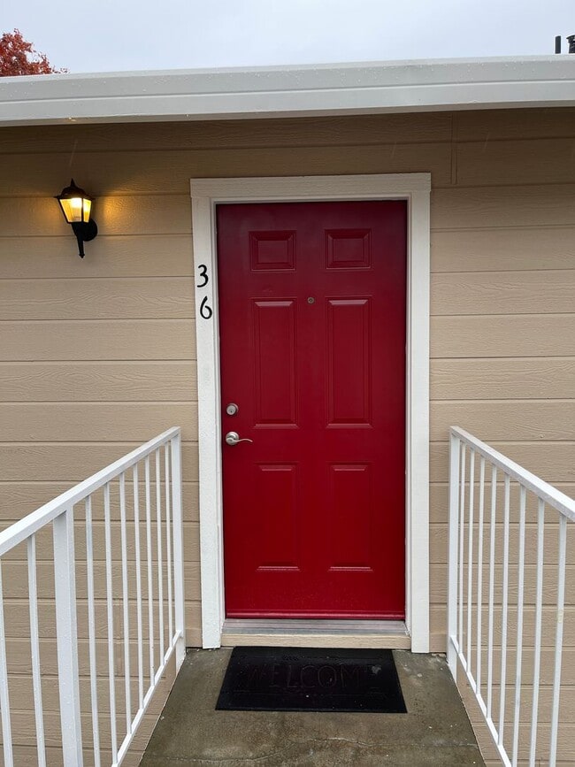 Primary Photo - Chico Condo- MOVE IN SPECIAL- Elegant-3 be...