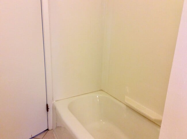 Building Photo - Single Family Home