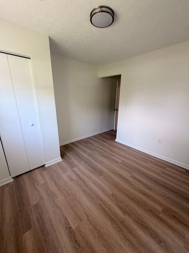 Building Photo - 7306 Nathan Hale Way