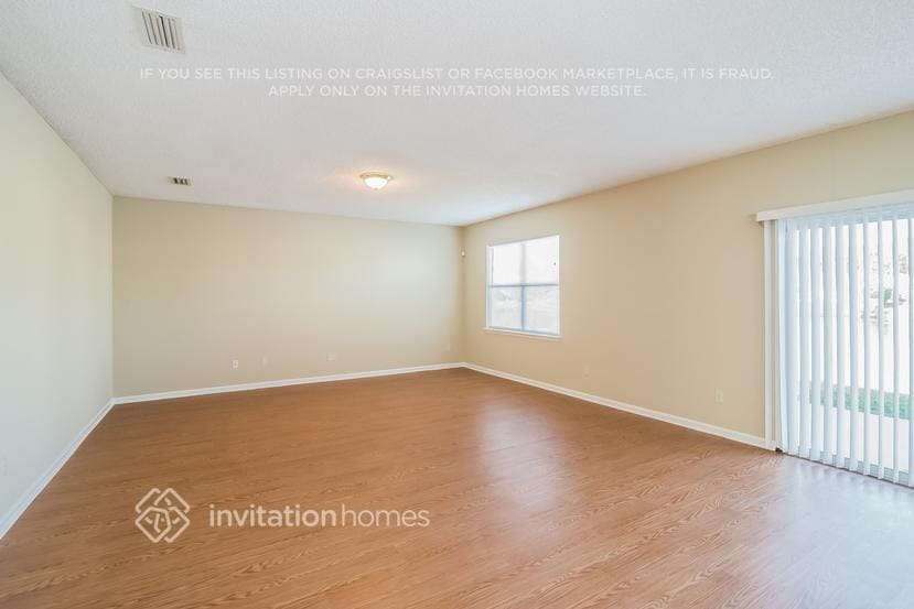 Building Photo - 1656 Hawkins Cove Dr E