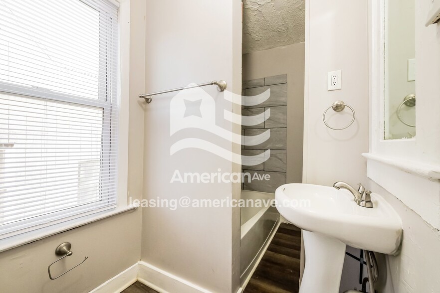 Building Photo - 625 Freeman Ave