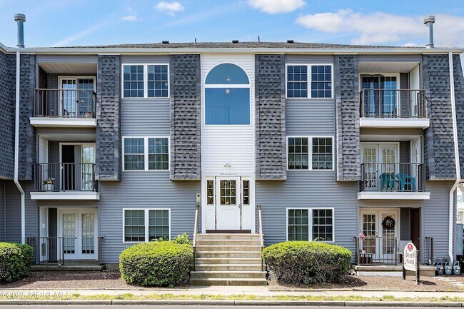 Building Photo - 98 Beachway Ave