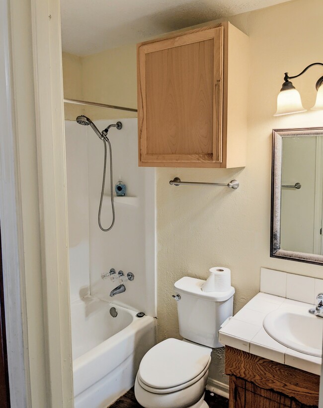 Building Photo - 1412 Hawk Tree Dr