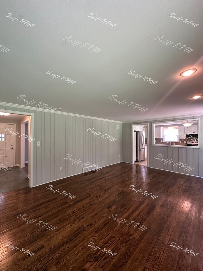 Building Photo - 9805 Carter Dr