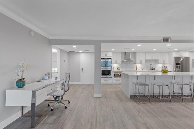 Building Photo - 777 Bayshore Dr