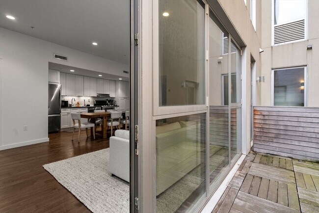 Building Photo - 126 Salem St