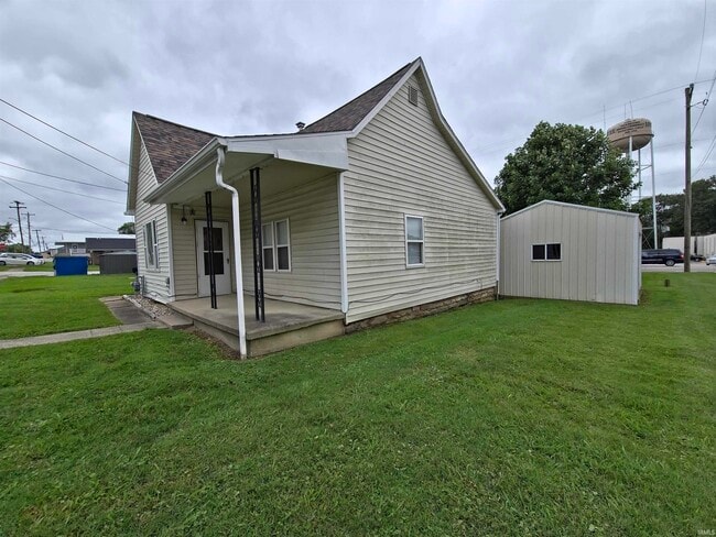 Building Photo - 108 S Oak St
