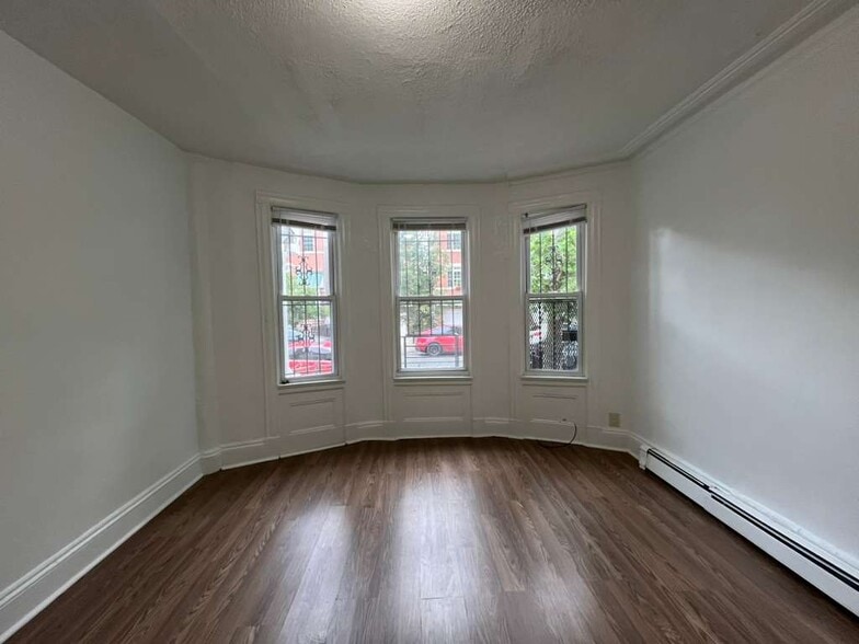 Building Photo - 31 Van Nostrand Ave