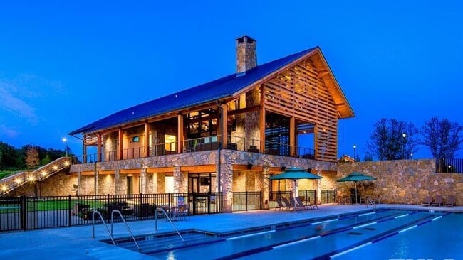 Building Photo - 1704 Shady Oaks Dr