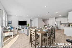 Building Photo - 515 Bella Rosa Trl
