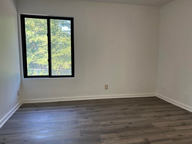 Building Photo - 20 Tilton Club