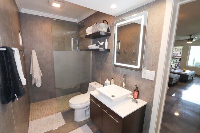 Building Photo - 9639 Spyglass Ave