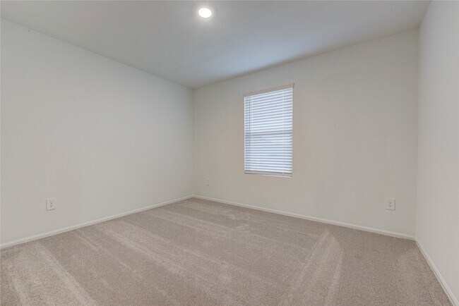 Building Photo - 310 Birch Blossom Path