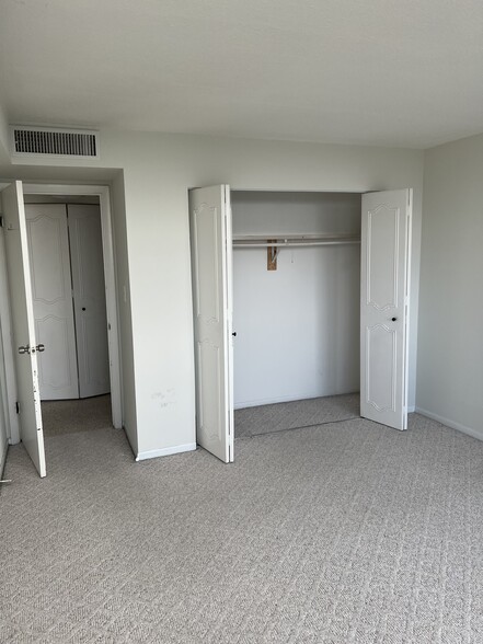 Closets - 7234 W North Ave