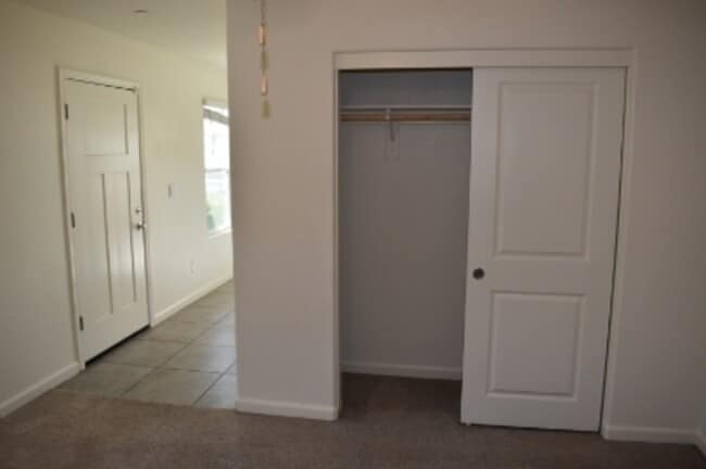Building Photo - 624 Suzanne Dr