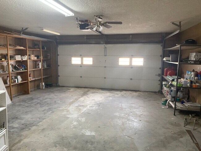 Building Photo - 3501 Langtry Dr