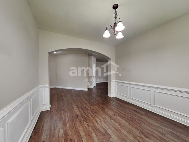 Building Photo - 5203 Catrina Way