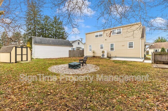 Building Photo - 11025 Rosewood Dr