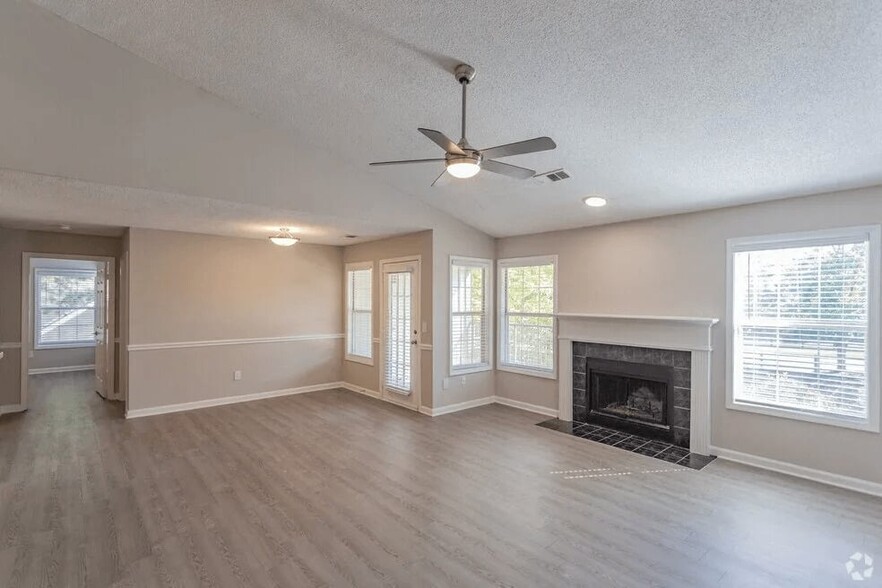 Building Photo - Ashton Brook