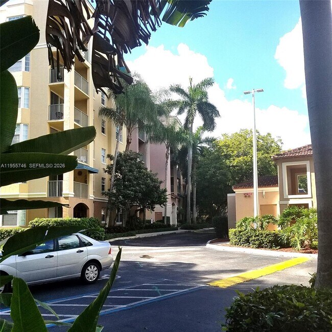 Building Photo - 19999 E Country Club Dr