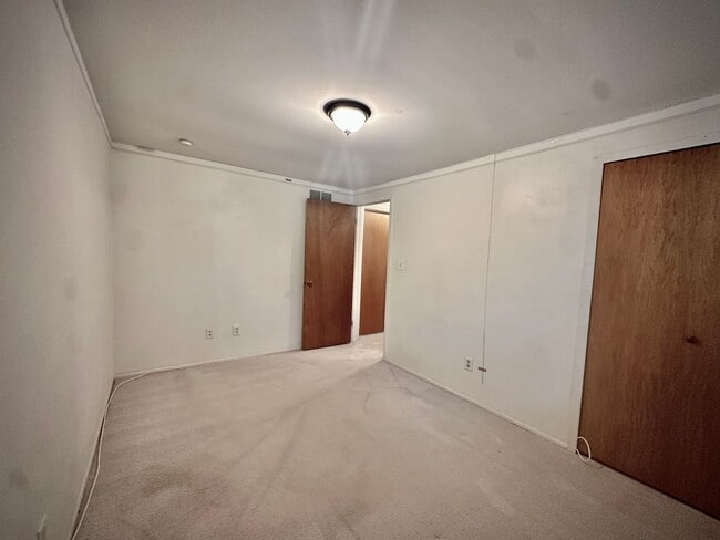 Building Photo - 21669 Tulipwood St