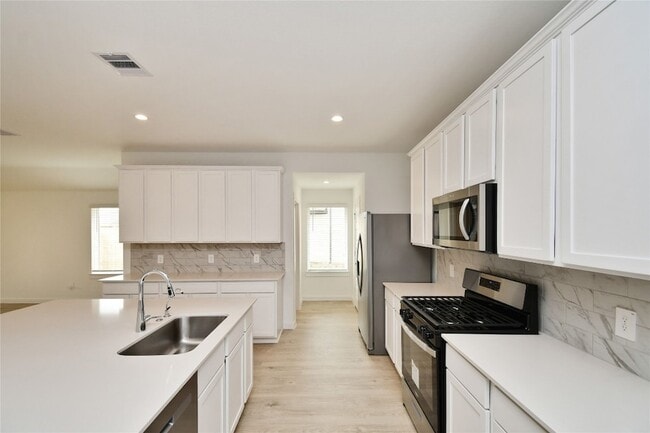 Building Photo - 30330 Reagans Rnch Dr