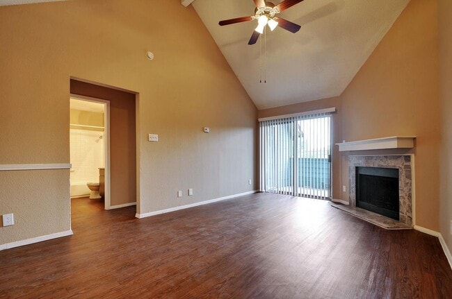 Building Photo - 2507 Burleson Rd