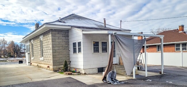 Building Photo - Bountiful City Office Space or residential