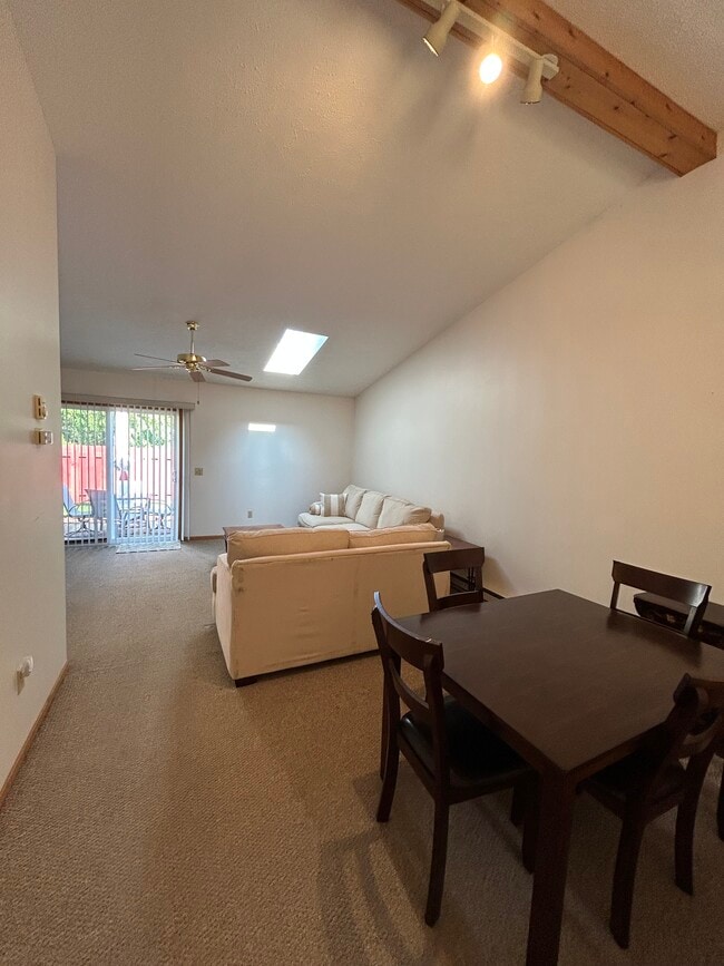 Building Photo - 651 Sturbridge Dr