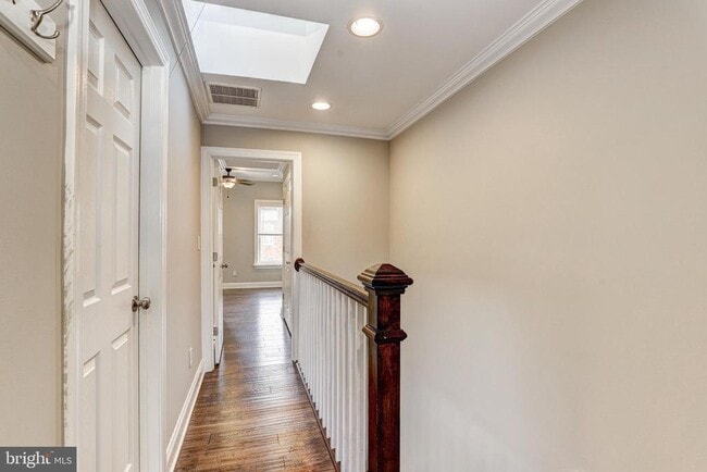 Building Photo - 505 S Lakewood Ave