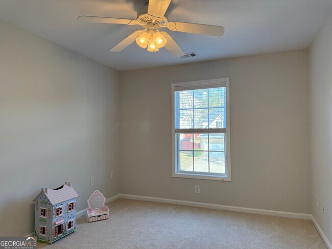 Building Photo - 380 Vine Mountain Way