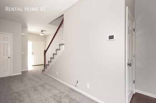 Building Photo - 2-bed, 2.5-bath 2-story Townhouse w/Finish...