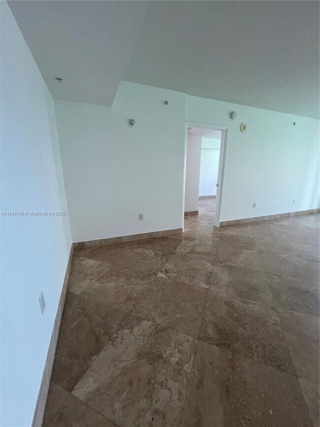 Building Photo - 31 SE 5th St