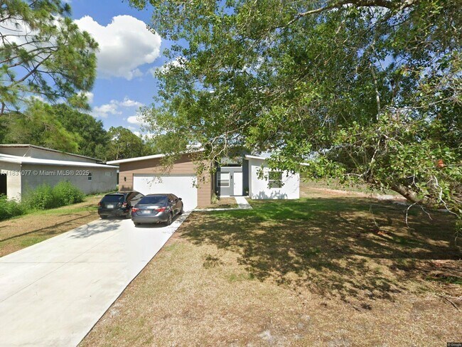 Primary Photo - 2550 N Arrowhead Rd