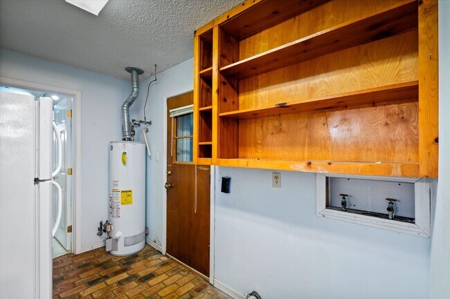 Building Photo - 7300 Cypress Ave