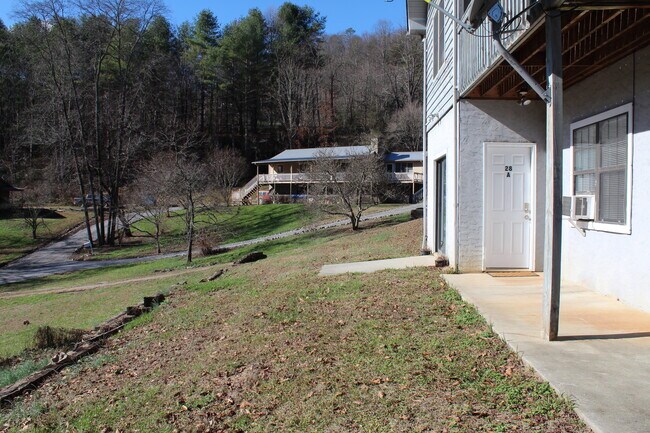 Building Photo - 28 Brown Hollow Ln