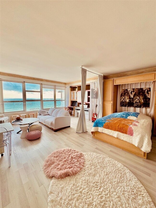 Building Photo - 4925 Collins Ave